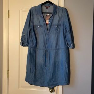 Denim Gloria Vanderbilt Ashleigh dress in M